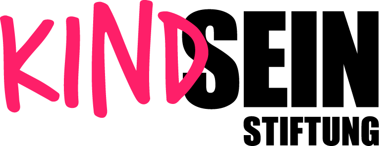 Logo der Kindsein Stiftung. Das Wort Kind ist in einer pinken Handschrift geschrieben.